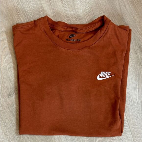 Nike Men's Burnt Orange Short Sleeve Tee, Size Small - Picture 4 of 4